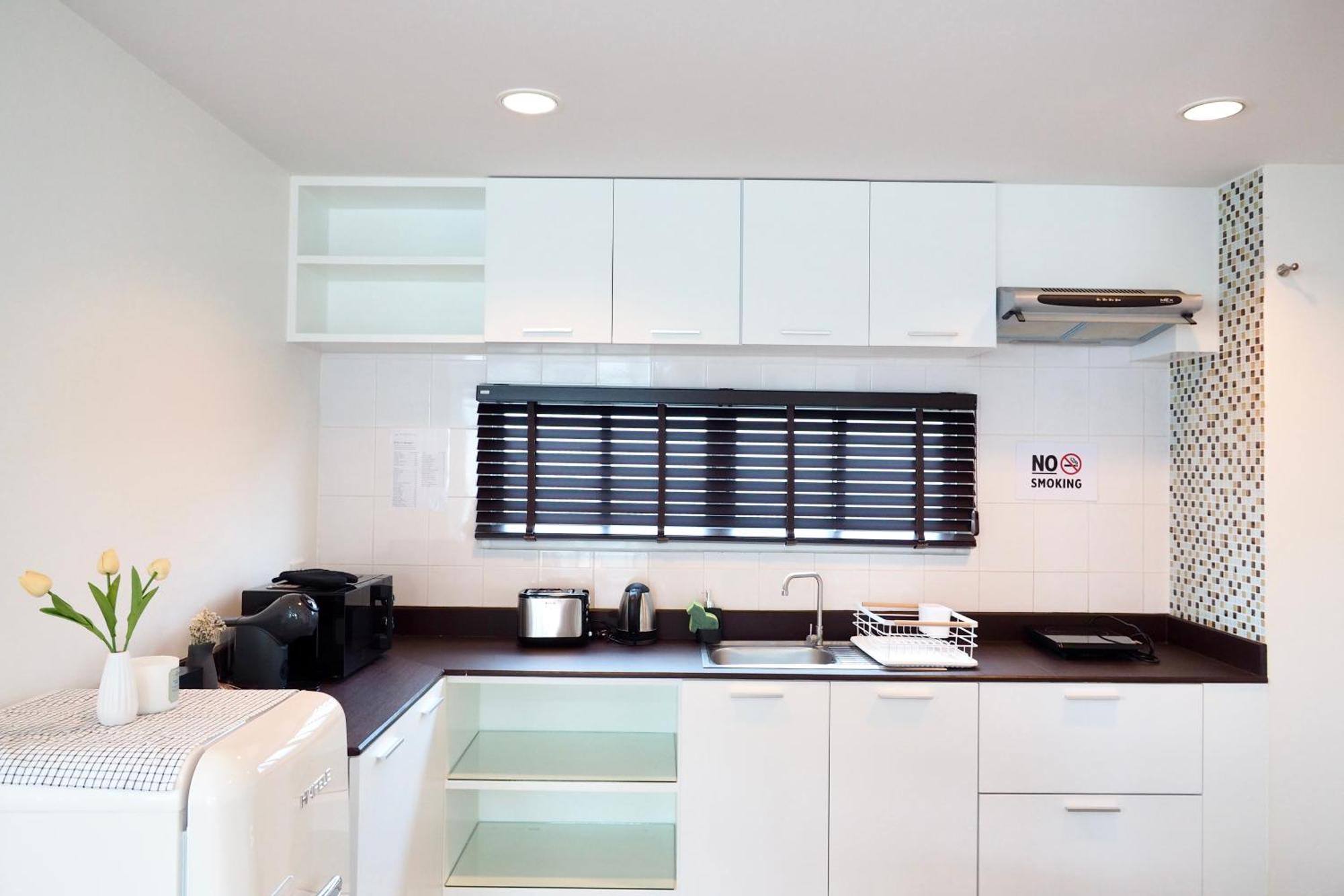 The Beach Bangsaen By Thanthita Next To Wonnapa Beach Free Disney Plus Екстериор снимка