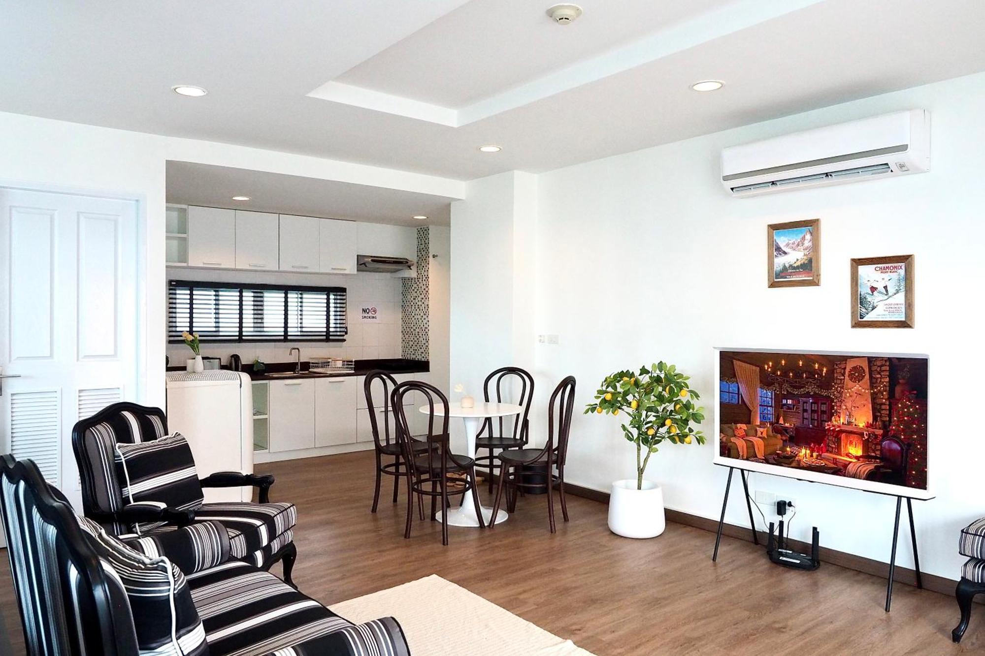 The Beach Bangsaen By Thanthita Next To Wonnapa Beach Free Disney Plus Екстериор снимка