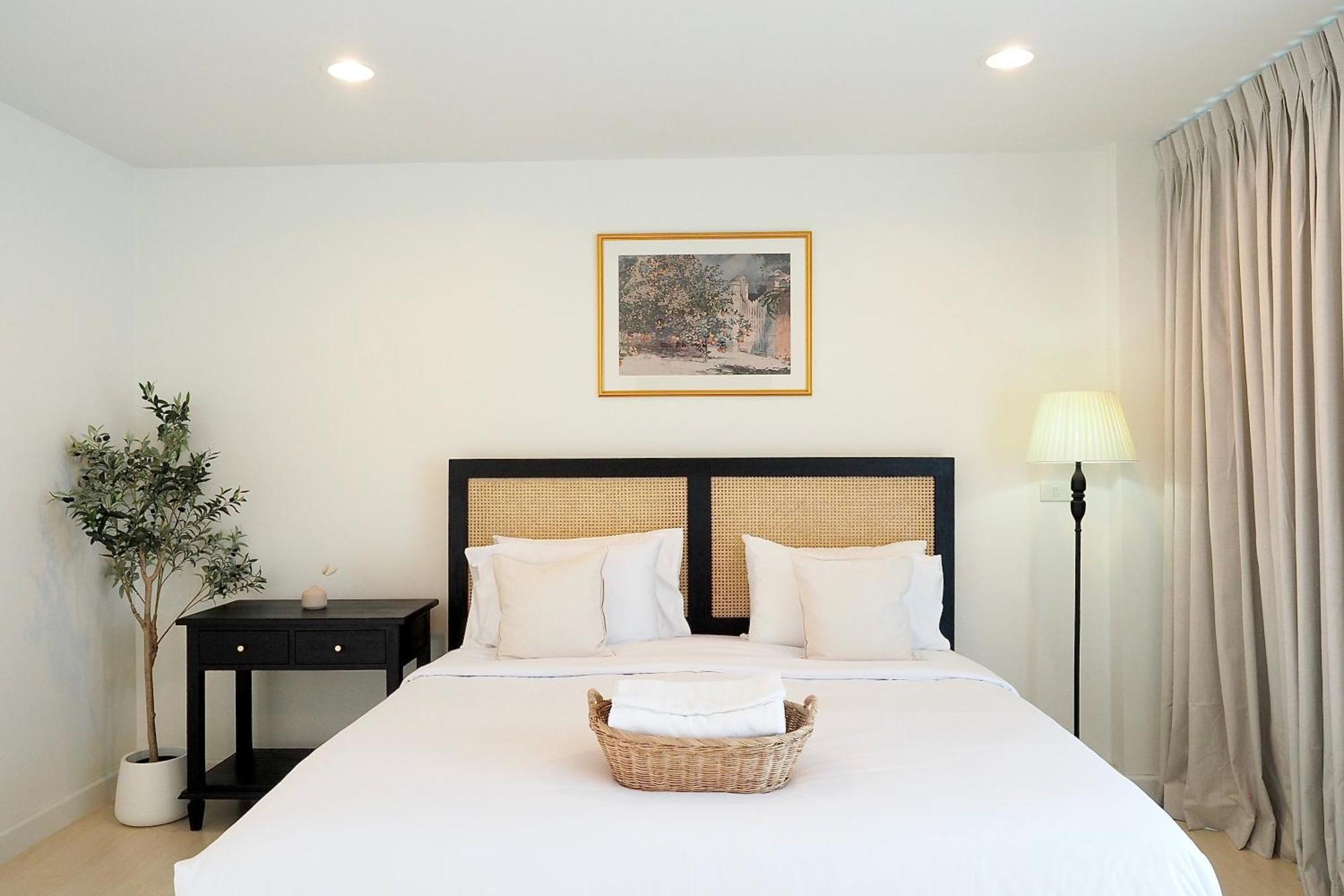 The Beach Bangsaen By Thanthita Next To Wonnapa Beach Free Disney Plus Екстериор снимка