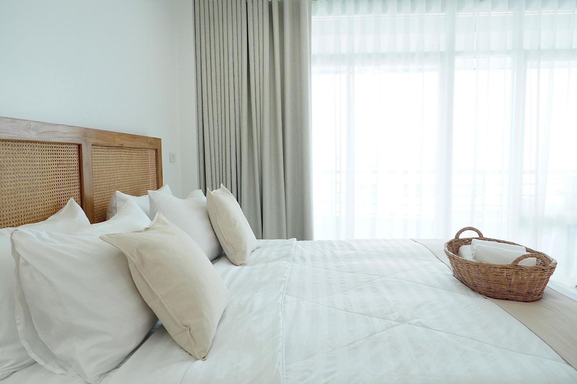 The Beach Bangsaen By Thanthita Next To Wonnapa Beach Free Disney Plus Екстериор снимка