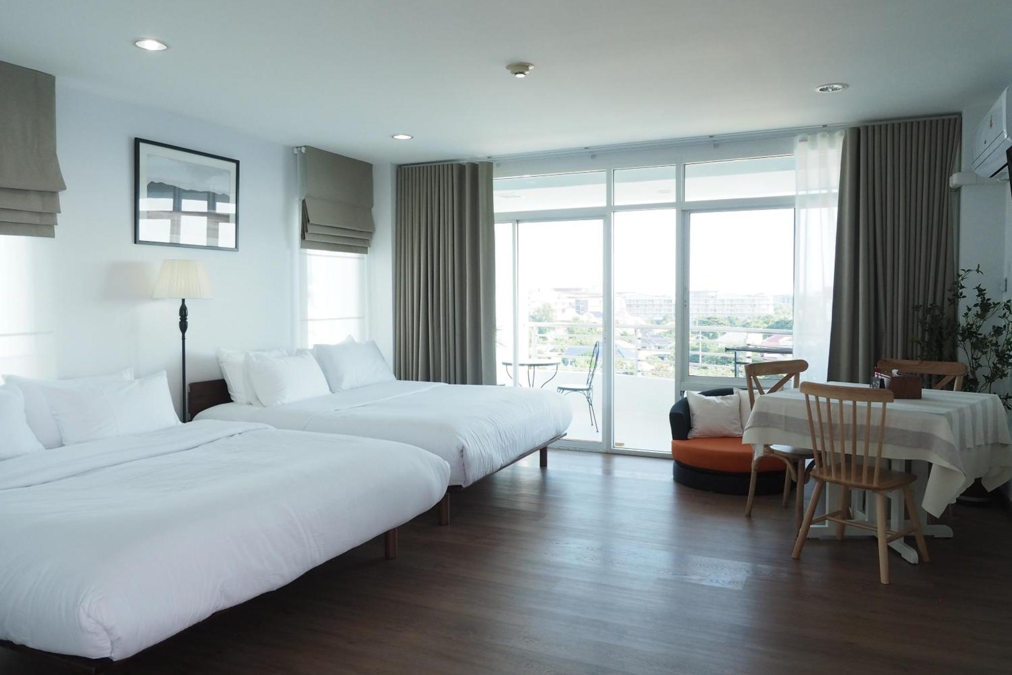 The Beach Bangsaen By Thanthita Next To Wonnapa Beach Free Disney Plus Екстериор снимка